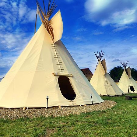 Teepee Camp Lounky 호텔 Chodouny 외부 사진