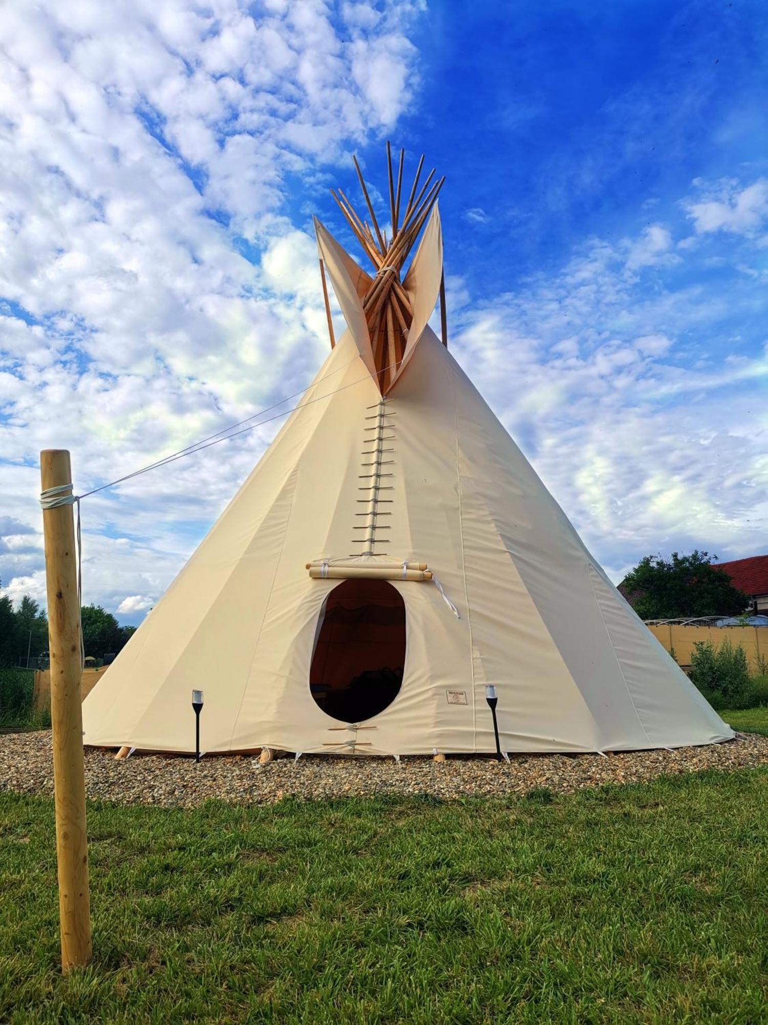 Teepee Camp Lounky 호텔 Chodouny 외부 사진